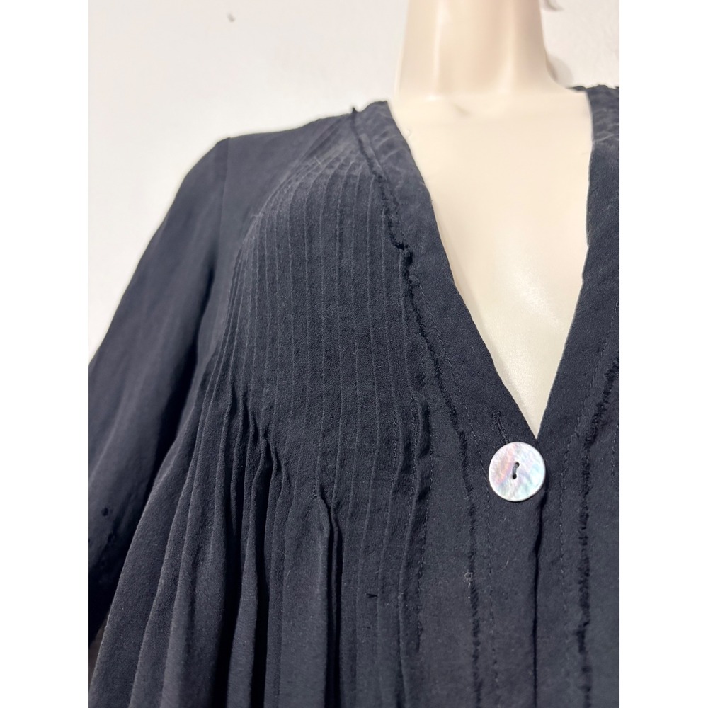 Elizabeth and James Black 100% Silk Laser Cut Pintuck Pleated Tunic Boho Top XS
